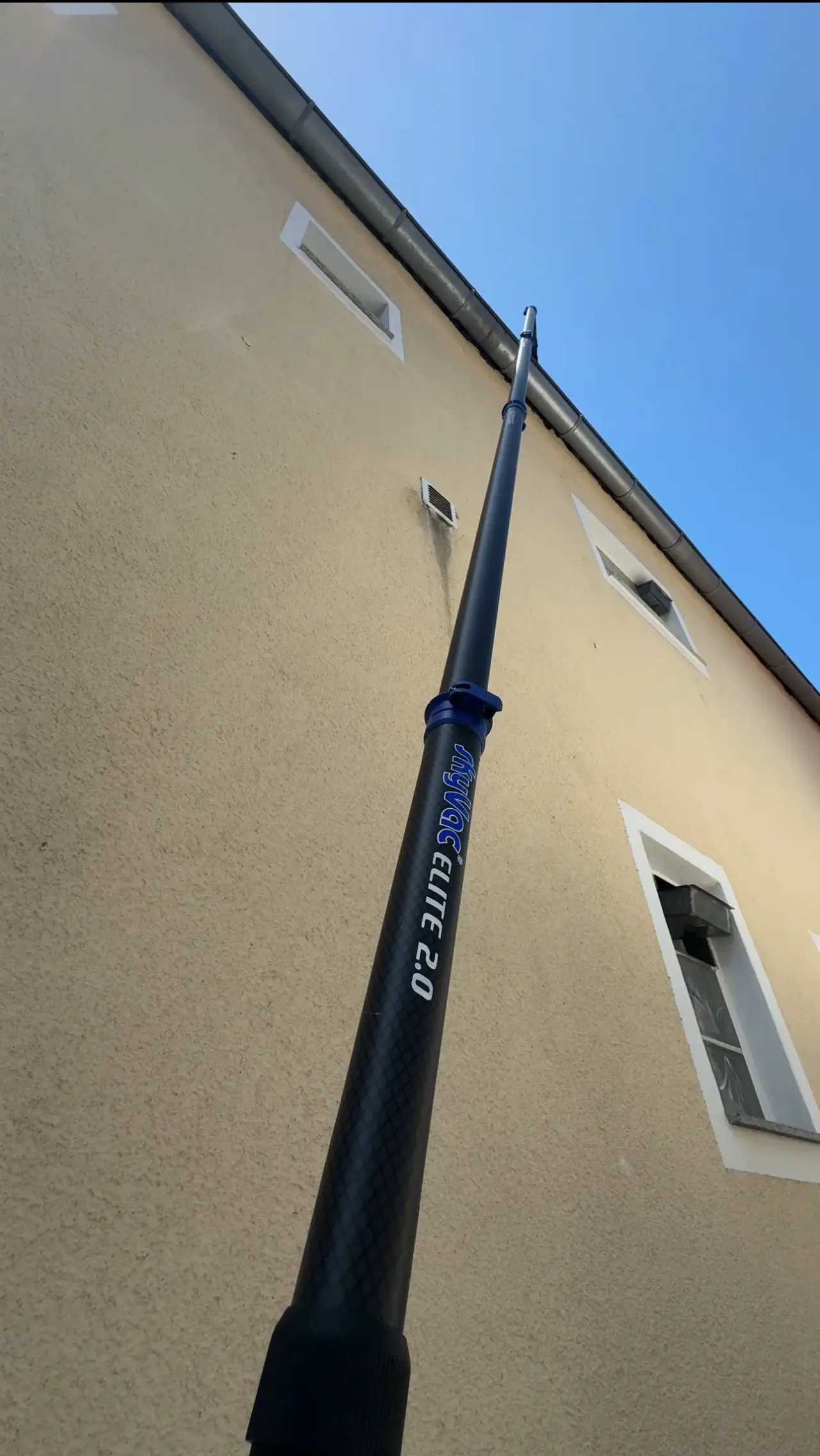 Dachrinnenreinigung SkyVac Mainz vom Boden RELTRO