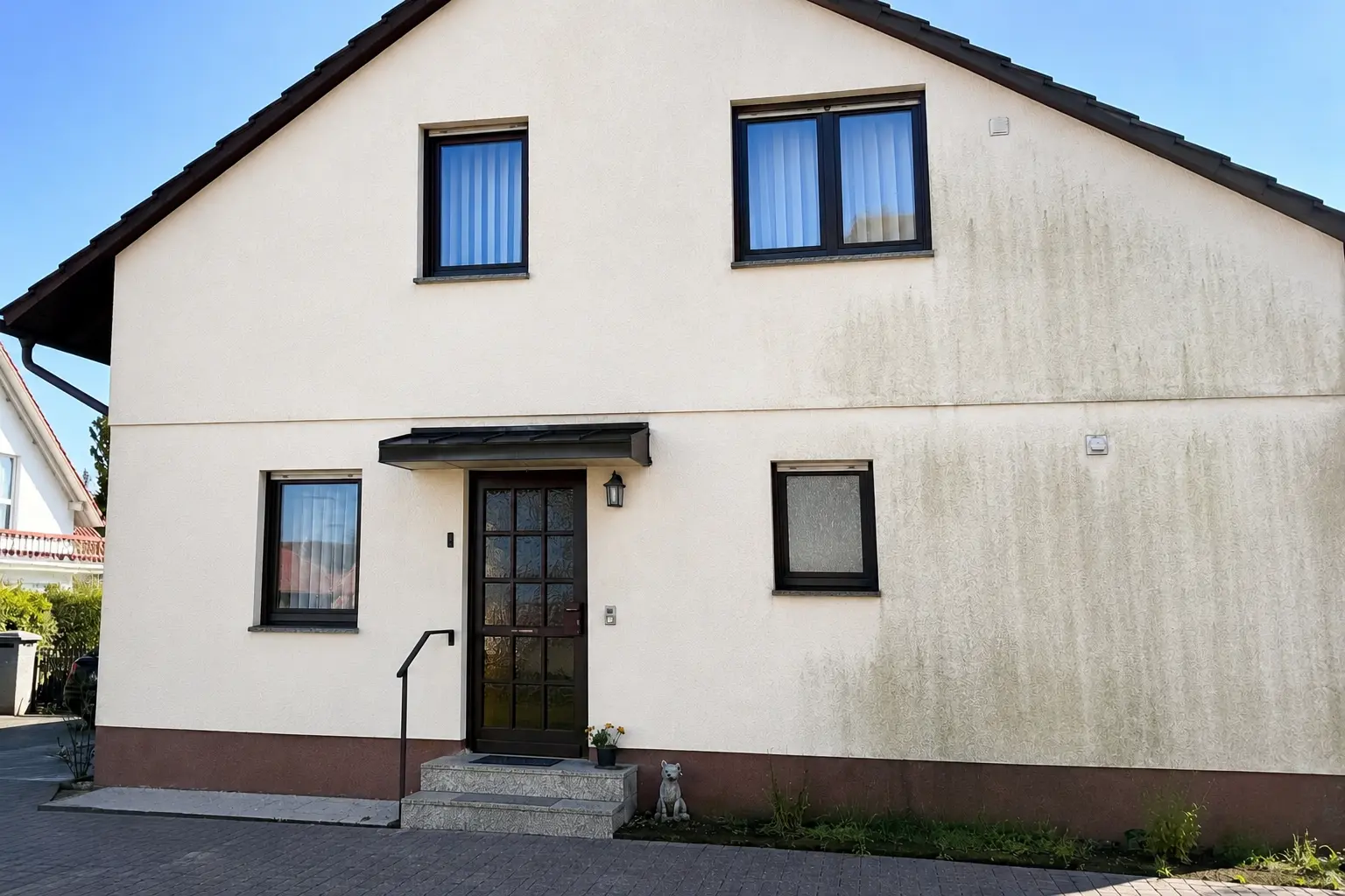 Fassadenreinigung Algen Einfamilienhaus in Darmstadt RELTRO