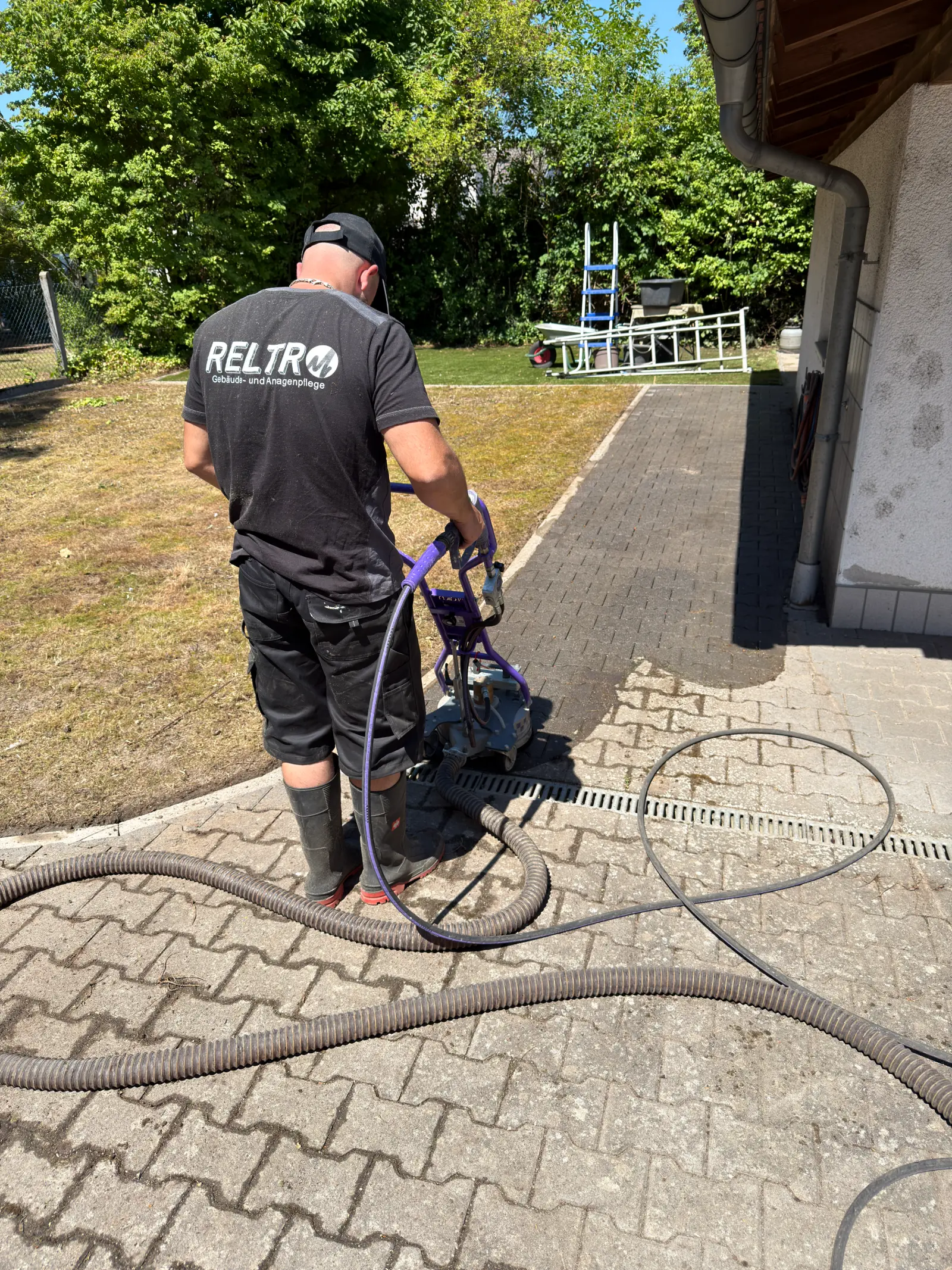 Steinreinigung Flächenreiniger Arbeit RELTRO Rhein-Main